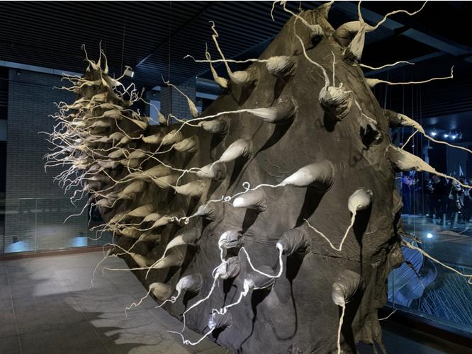 "2021视觉剧场双年展"在许燎源现代设计艺术博物馆绚丽启幕
